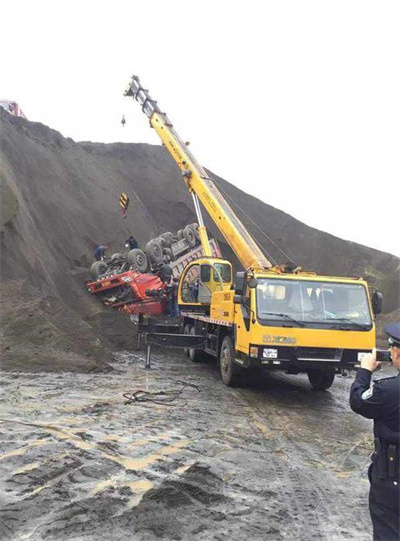 顺平上犹道路救援